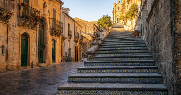 Caltagirone: scalinate, ceramiche e storia