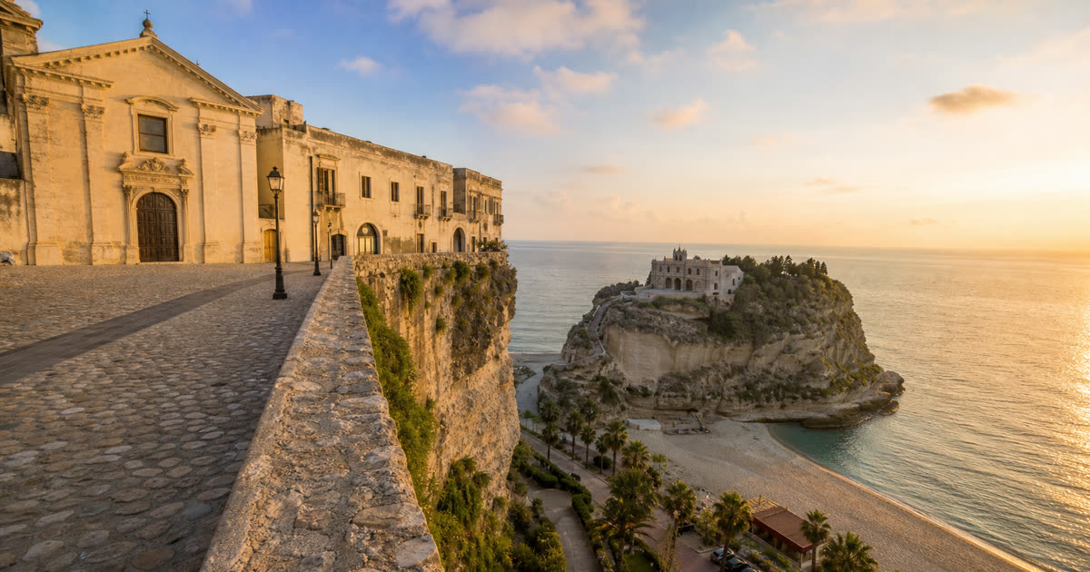 Tropea Medievale: Pietre e Secoli di Storia